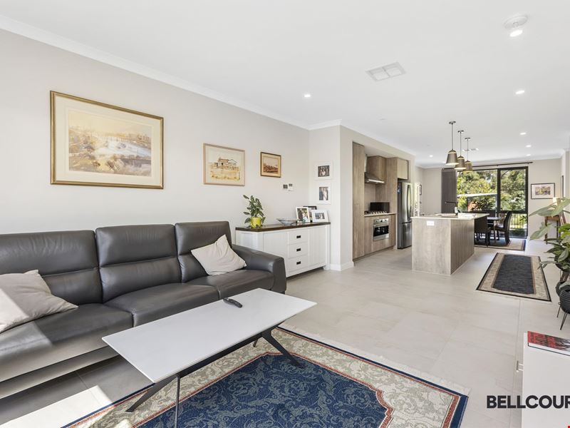 33 Paddock Parade, Cockburn Central WA 6164