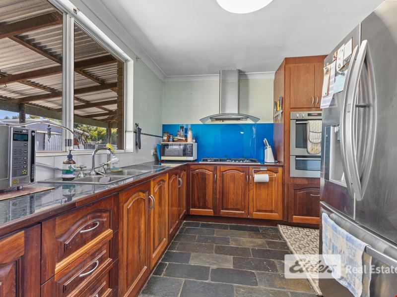 167 Railway Parade, Allanson WA 6225