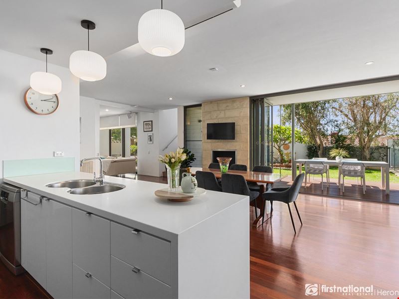 2 Brooke Gardens, Bateman WA 6150