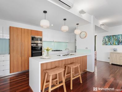 2 Brooke Gardens, Bateman WA 6150