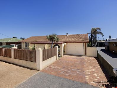 10 Batavia Place, Mahomets Flats WA 6530