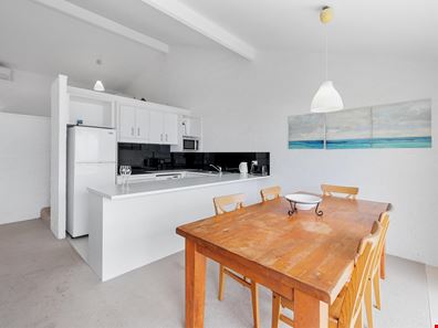 3/9 De Burgh Street, Ledge Point WA 6043