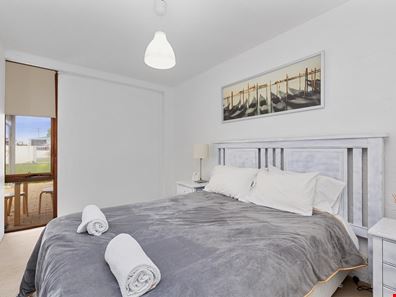 3/9 De Burgh Street, Ledge Point WA 6043