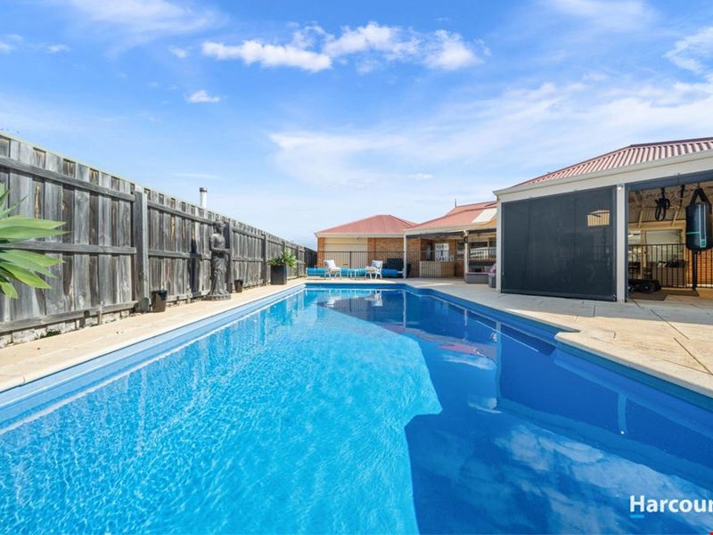 LAPI49-nzntqfdmo Suburban, mix of old/new estates, Wanneroo WA 6065