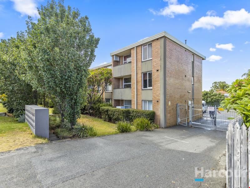 9/221 Clontarf Road, Hamilton Hill WA 6163