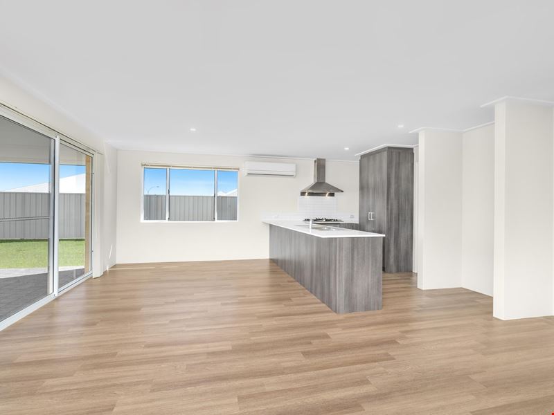 4 Beachcomber Hill, Glenfield WA 6532