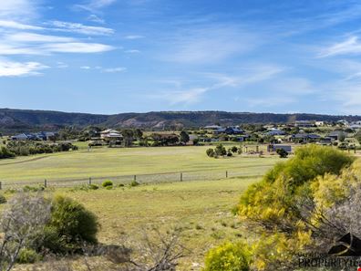 92 Redcliffe Concourse, White Peak WA 6532