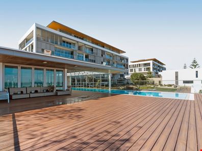 25/23 Ocean Drive, North Coogee WA 6163