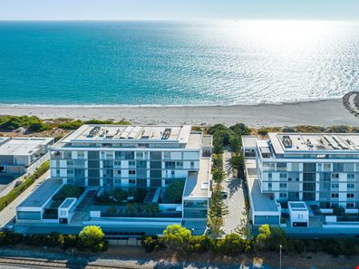 25/23 Ocean Drive, North Coogee WA 6163