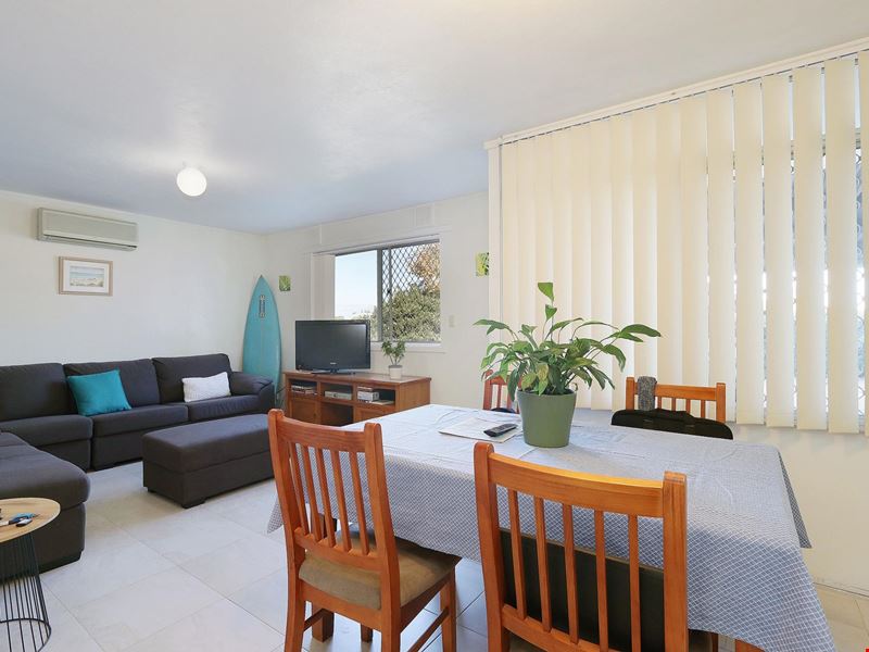 8/18 Greville Way, Girrawheen WA 6064