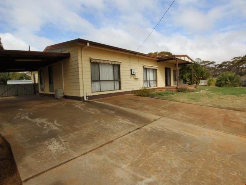 15 Omega Street, Southern Cross WA 6426