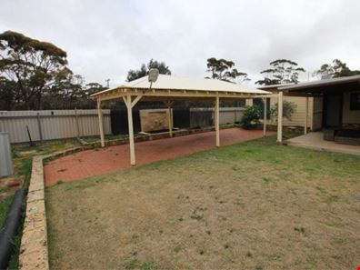 15 Omega Street, Southern Cross WA 6426