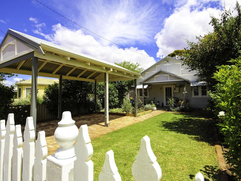 10 Addis Street, Lamington WA 6430