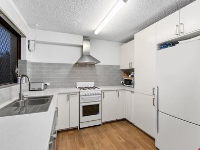 4/90 Robert Street, Como WA 6152