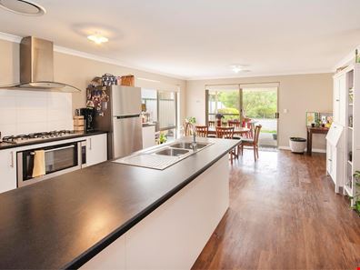 8 Oban Lane, Yalyalup WA 6280