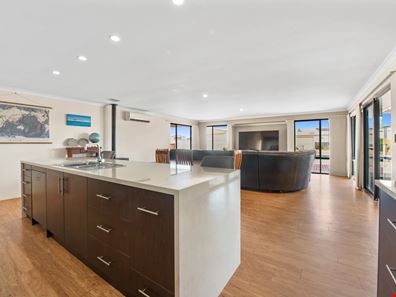44 Honeysuckle Boulevard, Woorree WA 6530
