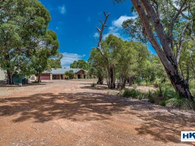 140 Rosewood Drive, Chittering WA 6084