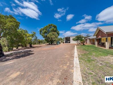 140 Rosewood Drive, Chittering WA 6084