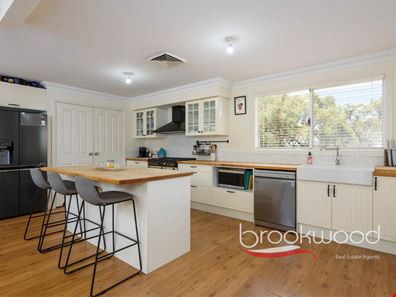 6 Dunham Glen, Wooroloo WA 6558