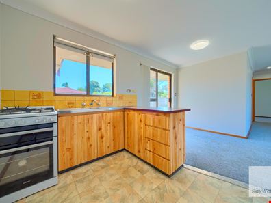 103 Le Grande Avenue, Orana WA 6330