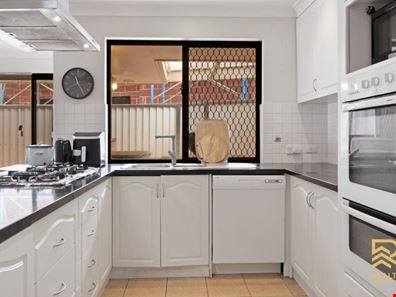 12 Riverview Rise, Wilson WA 6107
