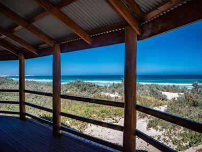 105 McAleer Drive, Mahomets Flats WA 6530