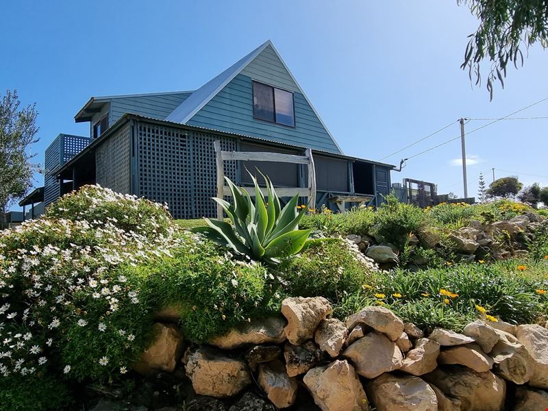 25 Jones Street, Ledge Point WA 6043