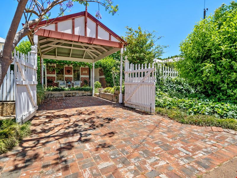 9A Johnson Avenue, Guildford WA 6055