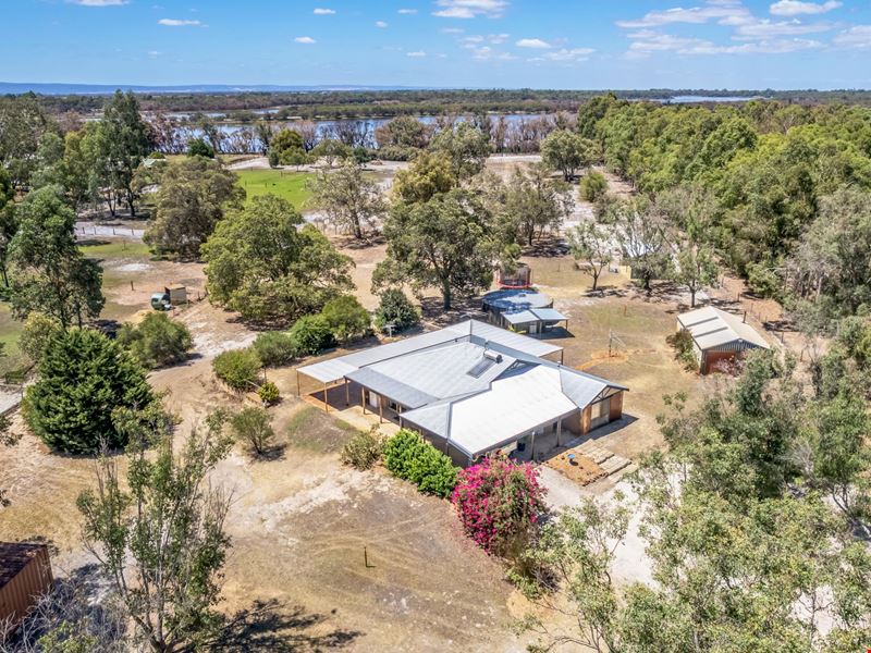 9 Mears Road, Barragup WA 6209