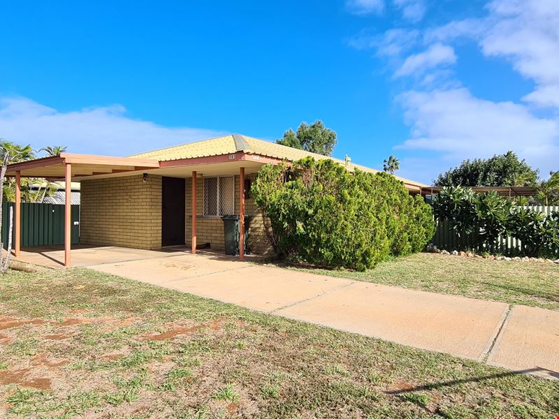 101 David Brand Drive, Carnarvon WA 6701