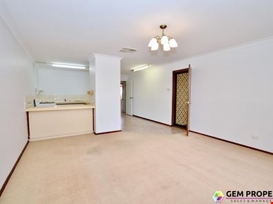 15/11 Louise Street, Rockingham WA 6168