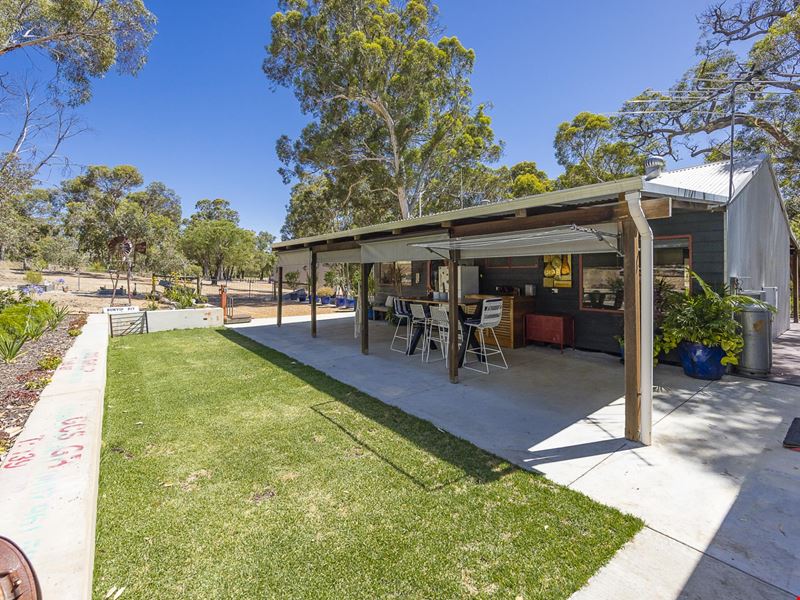 2035 Chittering Road, Lower Chittering WA 6084