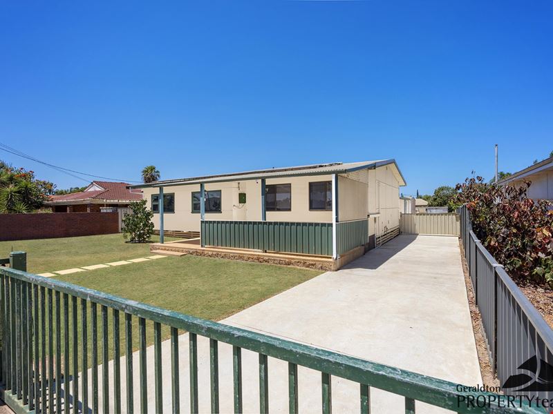 216 Place Road, Wonthella WA 6530