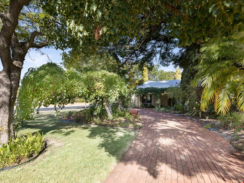 25 Duncraig Road, Applecross WA 6153