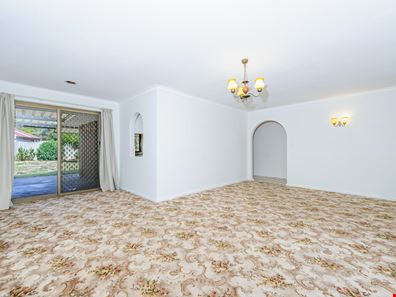 32 Markham Way, Swan View WA 6056