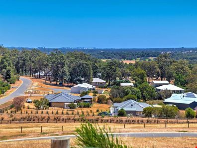 6 McGuckin  Chase, Roelands WA 6226