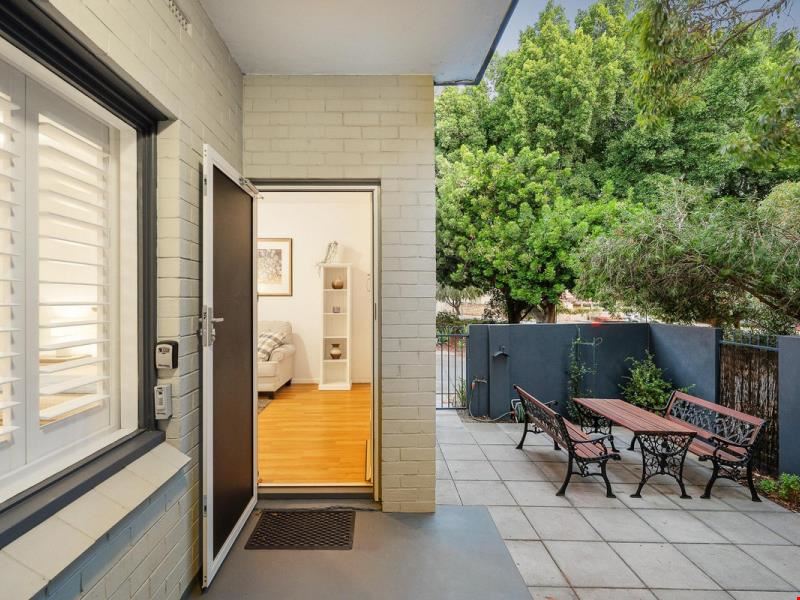 2/3 Currie Street, Jolimont WA 6014