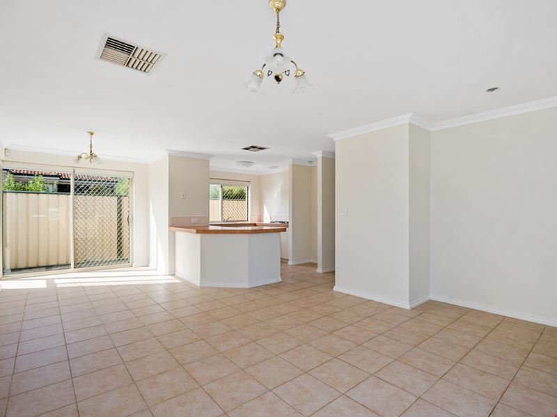 2/4-12 Ayer Road, Queens Park WA 6107