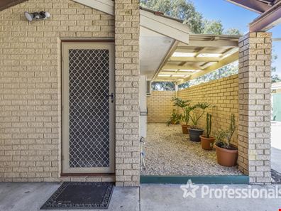 17/15 Honeysuckle Close, Ballajura WA 6066