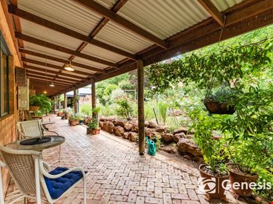 655 Fagan Street, Sawyers Valley WA 6074
