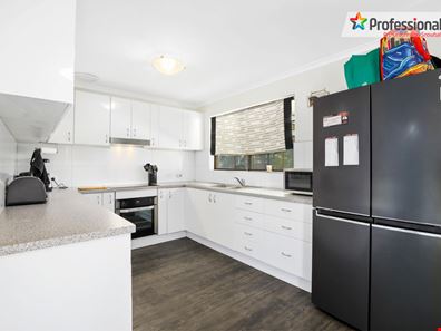 26 Turner Street, Orana WA 6330