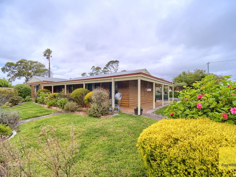 44 Carbine Street, Orana WA 6330
