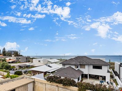 47 Bournemouth Parade, Trigg WA 6029