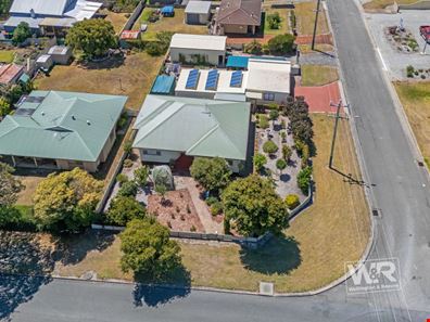 24 Lurline Street, Orana WA 6330