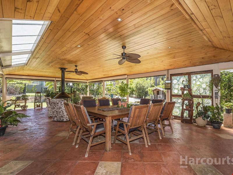 15 James Street, Mariginiup WA 6078