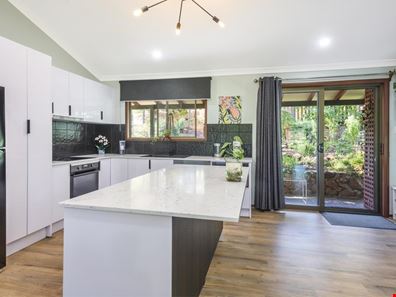 30 Feldman Crescent, Parkerville WA 6081