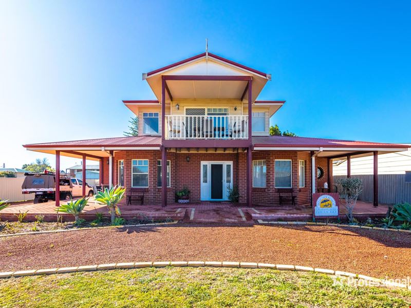 6 Coubrough Place, Jurien Bay WA 6516