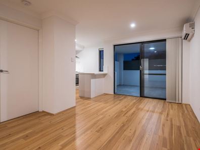 2/351 Orrong Road, Kewdale WA 6105