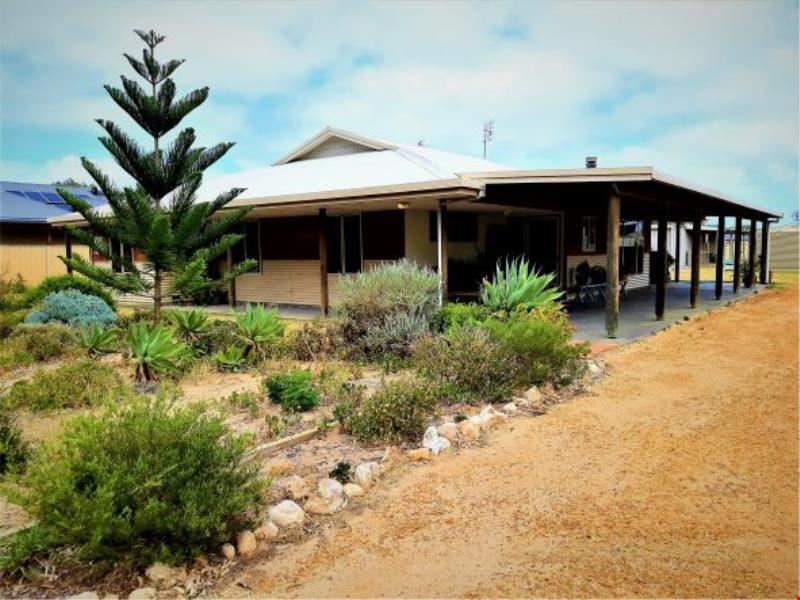 3 Chivers Concourse, Dongara WA 6525