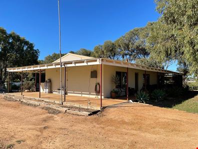 4 Watson Place, Dongara WA 6525